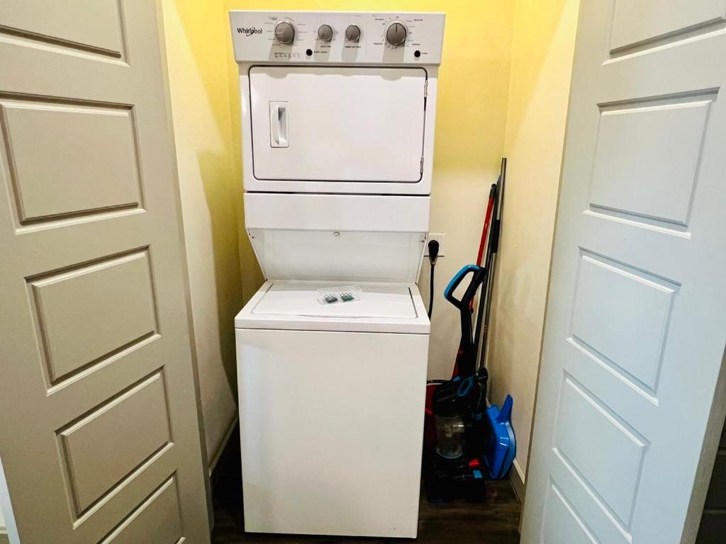 Downtown Apt Free Parking - Pool - Gym - Fully Kitchen Houston Exterior photo