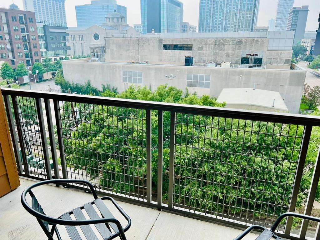 Downtown Apt Free Parking - Pool - Gym - Fully Kitchen Houston Exterior photo